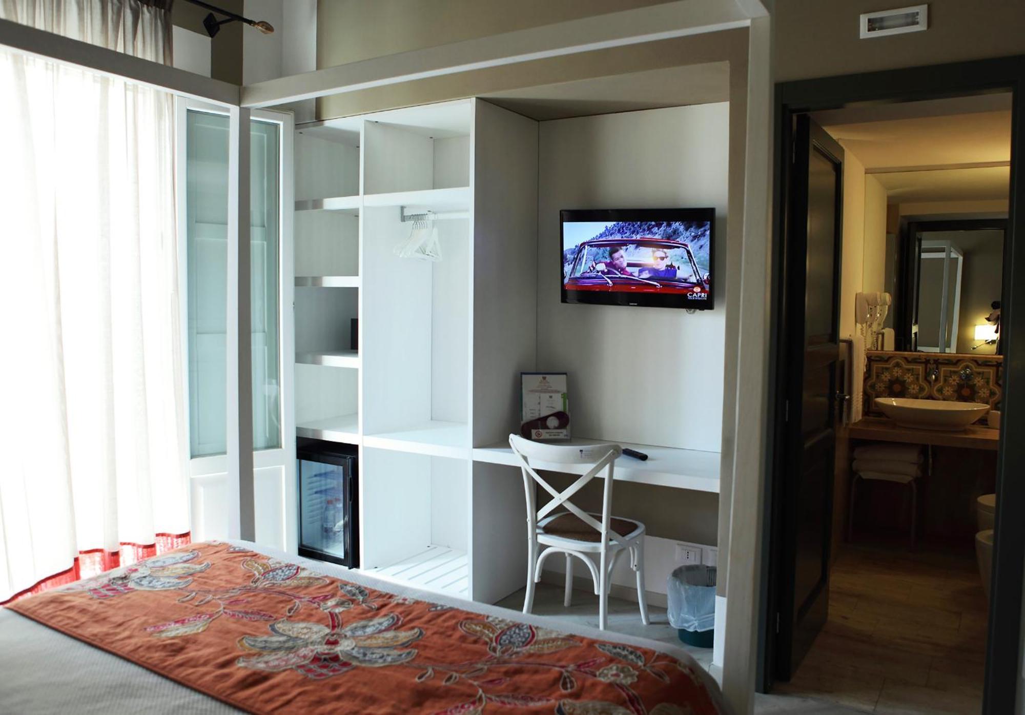 Aegusa Hotel Φαβινιάνα Δωμάτιο φωτογραφία