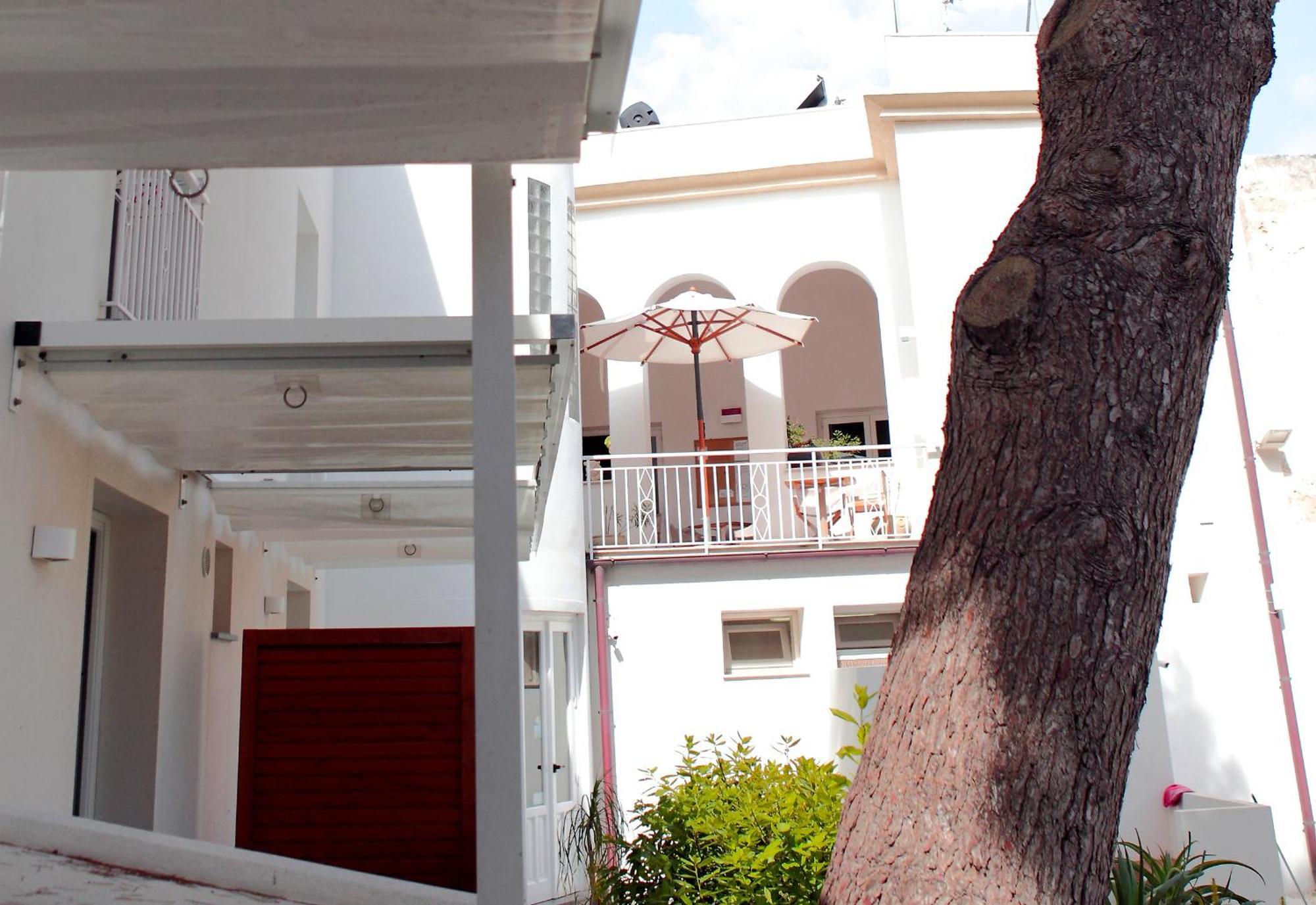 Aegusa Hotel Φαβινιάνα Δωμάτιο φωτογραφία